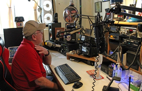 Miles de HAM en Wyoming todavía usan las ondas de radio