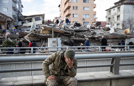 Rescate de emergencia del terremoto de magnitud 7,8 en Turquía